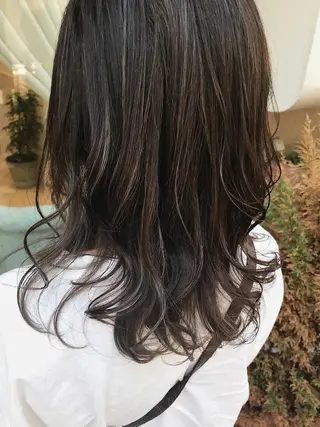 セミロング カラー にしだ まりえのヘアスタイル