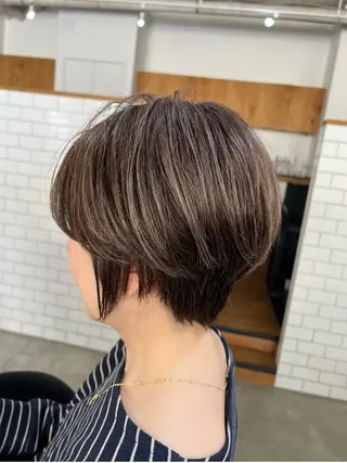ショート ATEIER ZIZIのヘアスタイル