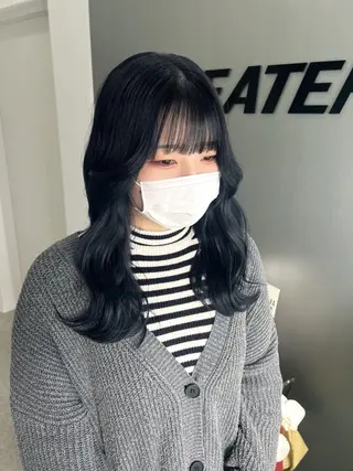 ロング カラー 暗髪🩶ラベンダー/ ブルー/ユウナ🤍のヘアスタイル