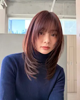 ミディアム manami/ ハッシュレイヤーのヘアスタイル