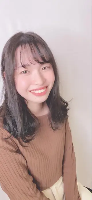 ミディアム カラー Gaudi / ガウディのヘアスタイル