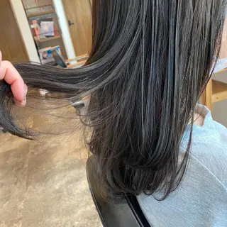 ミディアム 今井 悠菜のヘアスタイル