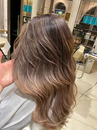 ロング バレイヤージュ 隅中秀弥のヘアスタイル