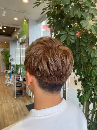 カラー メンズ 白取 太一のヘアスタイル