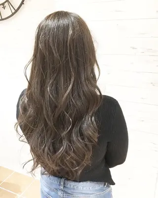 ロング ミヤザキ タクトのヘアスタイル