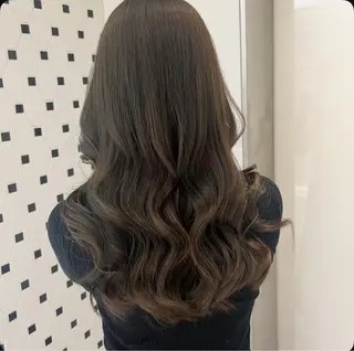 ロング パーマ コテ巻きパーマ💙 シノヤユイのヘアスタイル