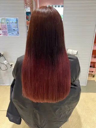 ロング カラー momb 折戸結菜のヘアスタイル