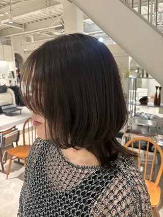 ミディアム カラー 髙木 藍紗のヘアスタイル