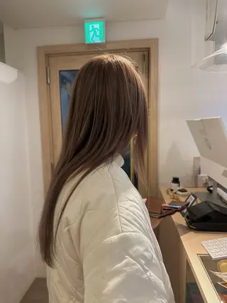 ロング 梅田／ベージュ レイヤー／ヌマタのヘアスタイル