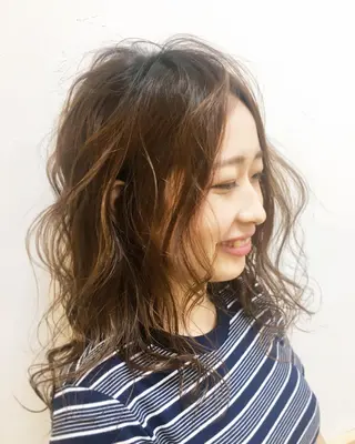 セミロング カラー ブリーチ/バレイヤ ージュ川端裕司のヘアスタイル