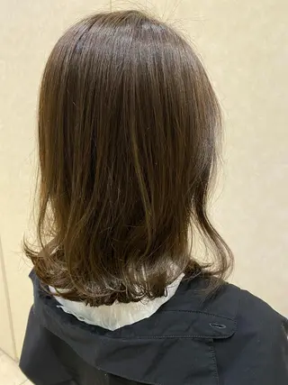 ミディアム 小倉 沙織のヘアスタイル