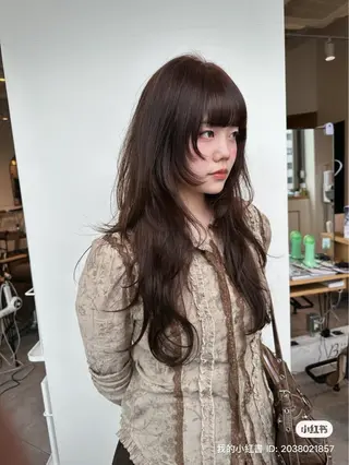ミディアム 大阪ウルフカット ハッシュカットのヘアスタイル
