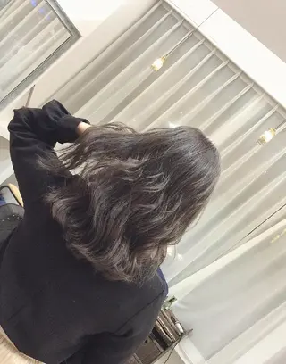 ロング カラー 大場 友稀のヘアスタイル