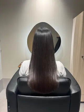 ロング NAVY 橋本心 縮毛矯正のヘアスタイル
