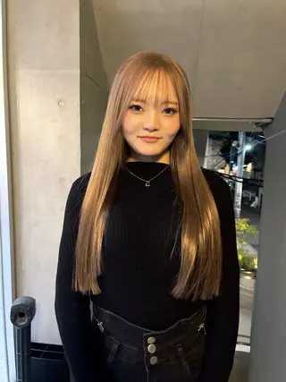 ロング カラー ミルクティーベージュ ブリーチ 店長 清水のヘアスタイル