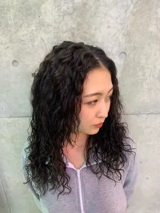 セミロング パーマ HARURU🪮✨ ブレイズ海外ヘアのヘアスタイル