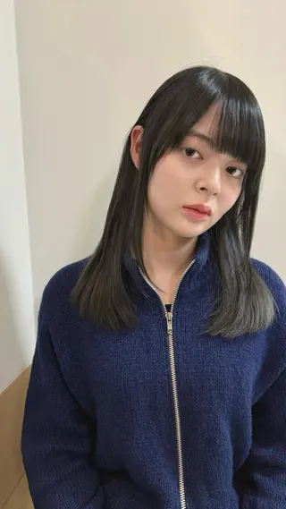 セミロング カラー 長谷川 絵美のヘアスタイル