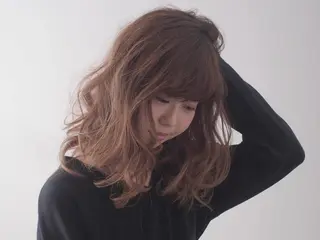 ミディアム セミロング カラー 坂上 岳のヘアスタイル