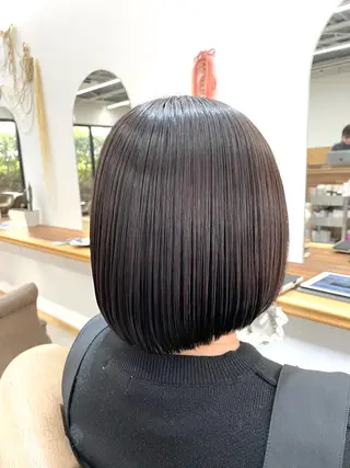 ショート カラー 慎太朗/パーマ/ボブ /センターパートのヘアスタイル