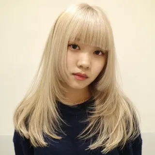 ミディアム カラー ブリーチ😼 ボブ✍️レイヤーのヘアスタイル