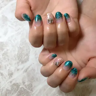 ネイル 𝐍𝐄𝐎 𝐉𝐔𝐑𝐈のネイルデザイン
