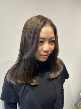 セミロング Maki /透明感カラーのヘアスタイル