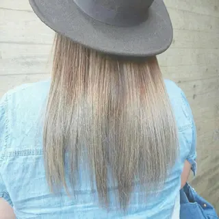ロング 平川 直子のヘアスタイル
