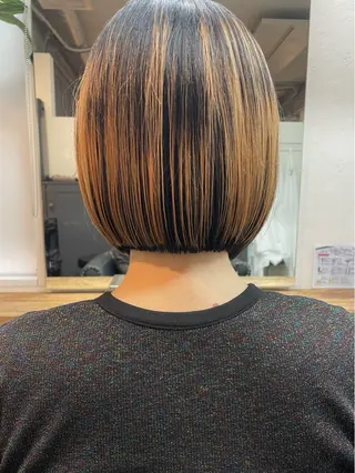 ショート mio ／ハイトーンのヘアスタイル