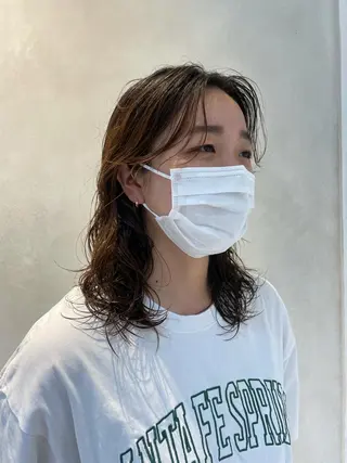 セミロング カラー パーマ 若林 良のヘアスタイル