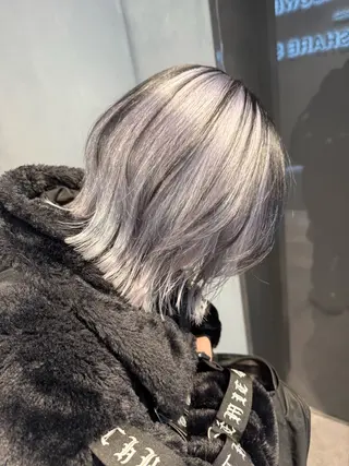 セミロング カラー インナーカラー 推し ブリーチ  髪質改善のヘアスタイル
