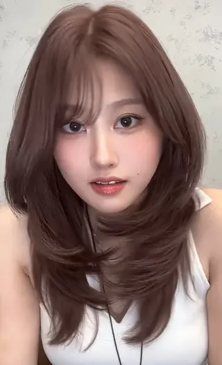 カラー 韓国風レイヤーカラー ライムのヘアスタイル