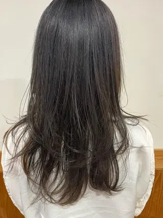 セミロング カラー 狩野 くるみのヘアスタイル