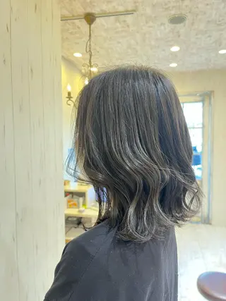 ミディアム カラー Ｕｋａ .のヘアスタイル
