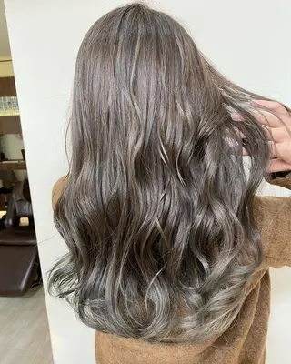 カラー SALOWIN栄 高須大貴のヘアスタイル