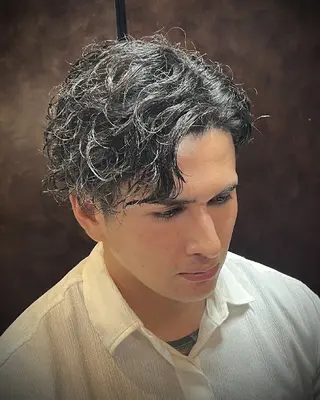 ミディアム メンズ パーマ ヒロ銀座上野店 柴田佳祐のヘアスタイル