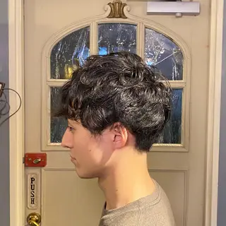 ミディアム パーマ メンズ BRITS 渡辺 菜々子のヘアスタイル