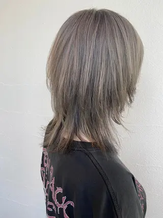 ミディアム カラー aW HAIRカンノ カナエのヘアスタイル