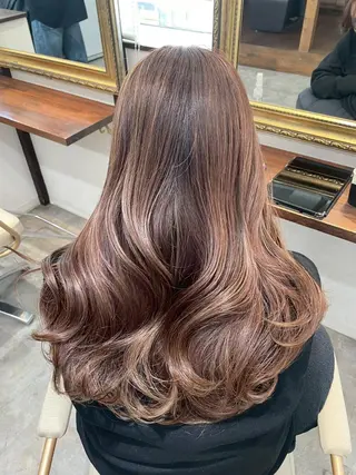 ロング カラー newi saLyu ネウィ サリューのヘアスタイル