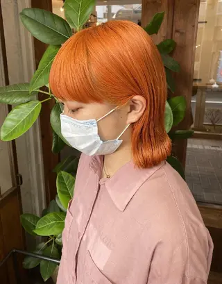 カラー ミディアム Nina by Babyloneのヘアスタイル