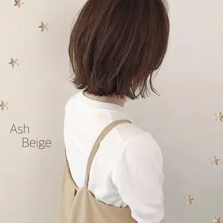 ショート カラー 市川 千夏のヘアスタイル