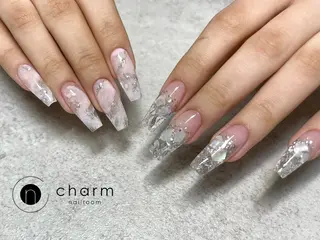 ネイル ネイルルーム チャームのネイルデザイン