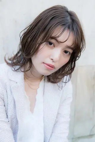 ミディアム 澤崎 智代のヘアスタイル