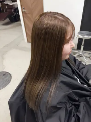 ロング カラー KVELL ユナのヘアスタイル