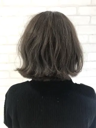 ミディアム 金沢 広美のヘアスタイル