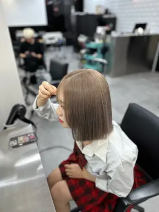 ショート カラー 天野 タイナのヘアスタイル