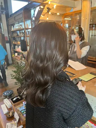 ロング カラー 佐藤 美聡のヘアスタイル