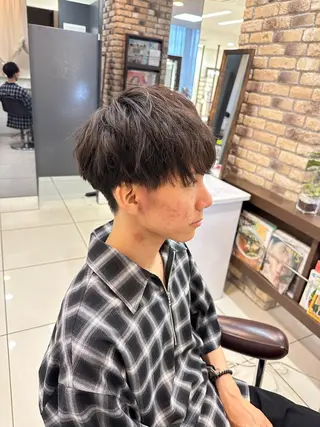 ショート メンズ メンズ特化シャドウパ ーマラウンドマッシュのヘアスタイル