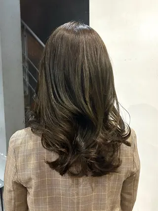 ミディアム Hiyo 外国人風くせ毛パーマのヘアスタイル