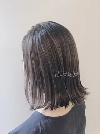 ミディアム カラー ぱつっとボブ/ 小野あかねのヘアスタイル