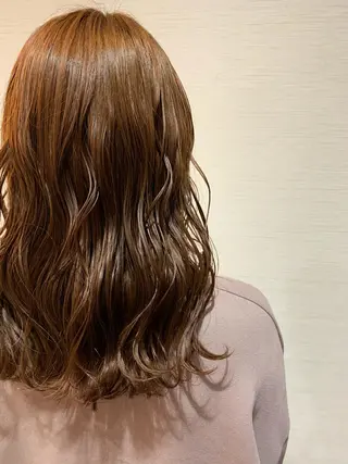 ミディアム カラー 蓮見  友里のヘアスタイル